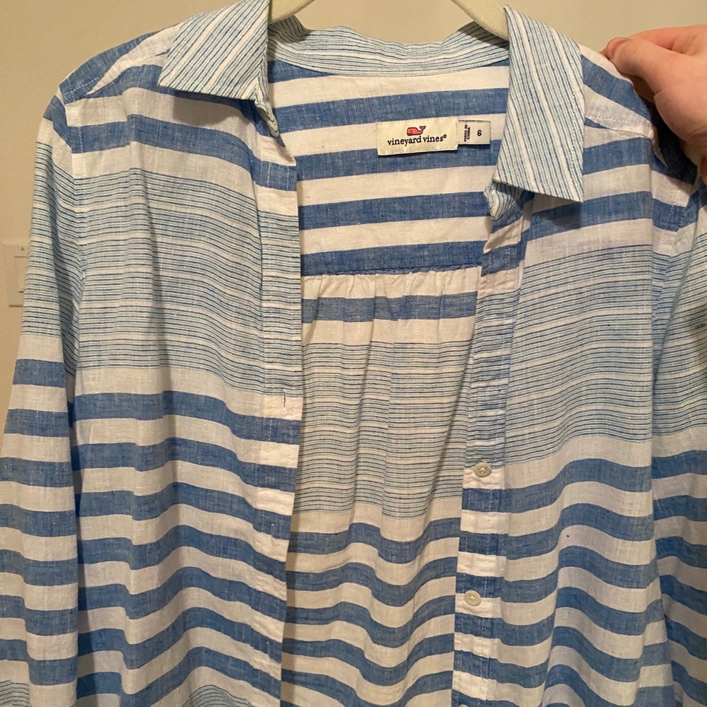 Vineyard vines top